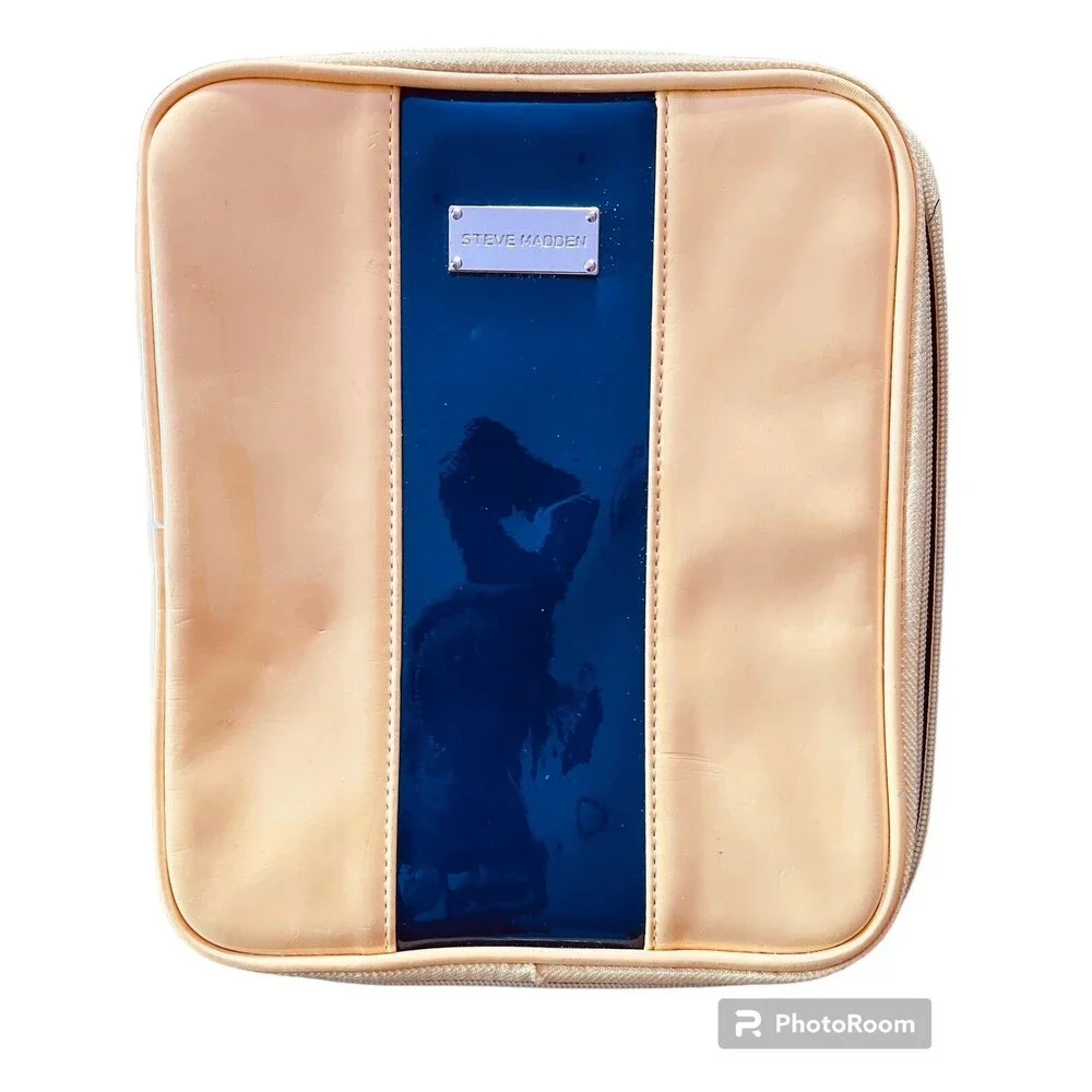 Steve Madden E-Reader Holder-New With Tags